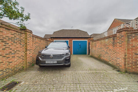 CAM03218G0-PR0798-STILL030