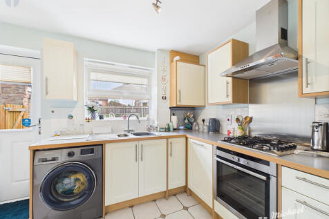 CAM03218G0-PR0695-STILL010