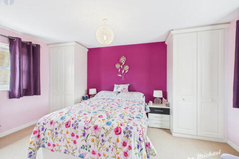 CAM03218G0-PR0695-STILL013