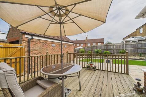 CAM03218G0-PR0695-STILL002