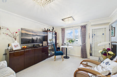 CAM03218G0-PR0765-STILL006