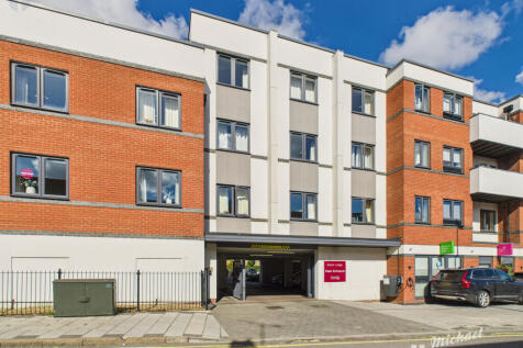 CAM03218G0-PR0766-STILL003