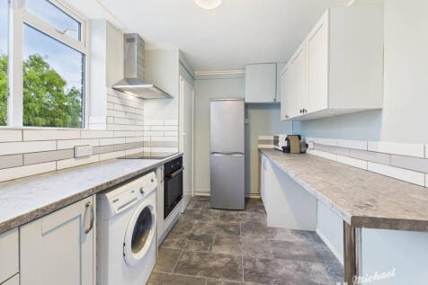 CAM03852G0-PR0456-STILL013-thumbnail-h750-70