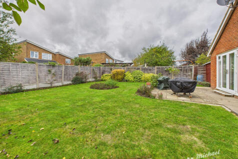 CAM03852G0-PR0457-STILL013