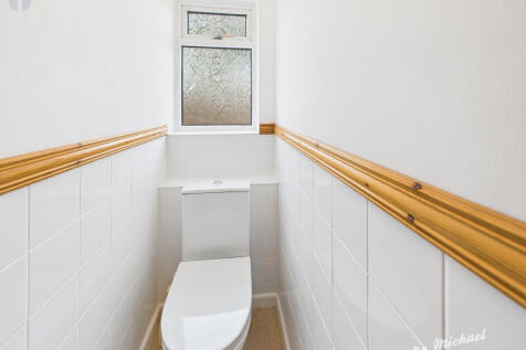 CAM03852G0-PR0457-STILL010