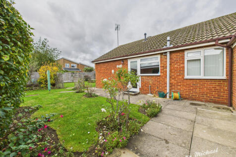 CAM03852G0-PR0457-STILL012