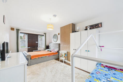 CAM03218G0-PR0807-STILL008