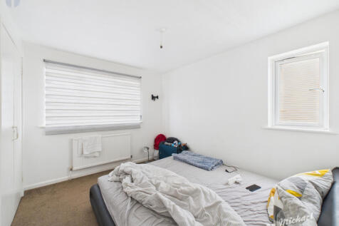 CAM03218G0-PR0807-STILL001