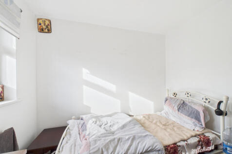 CAM03218G0-PR0807-STILL004