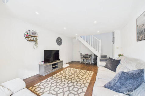 CAM03218G0-PR0809-STILL010-thumbnail-h750-70