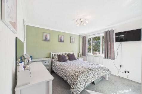 CAM03218G0-PR0809-STILL001-thumbnail-h750-70