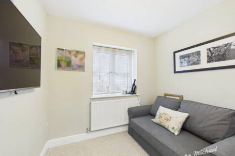 CAM03218G0-PR0806-STILL008-thumbnail-h750-70