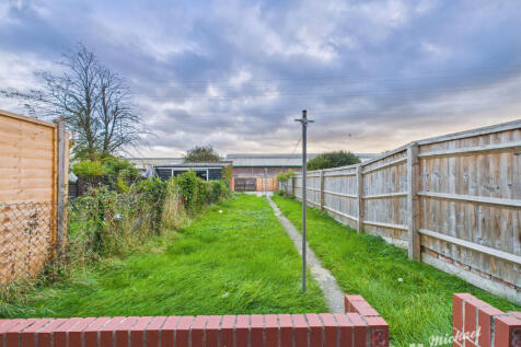 CAM03218G0-PR0810-STILL005