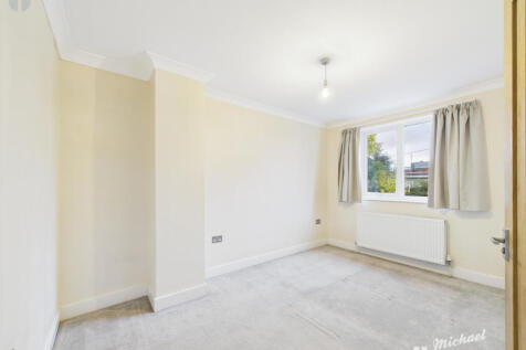 CAM03218G0-PR0810-STILL010