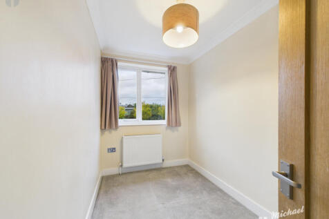 CAM03218G0-PR0810-STILL009