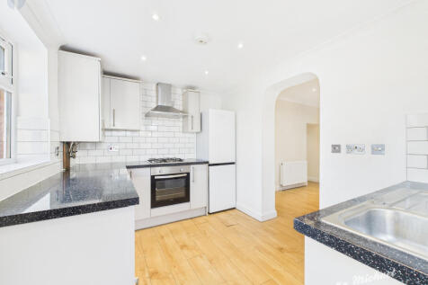 CAM03218G0-PR0810-STILL017