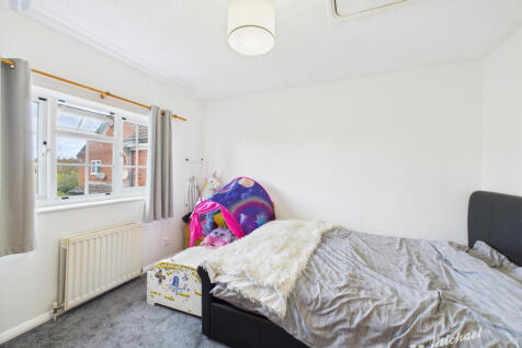 CAM03218G0-PR0811-STILL003