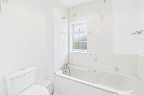 CAM03218G0-PR0811-STILL005