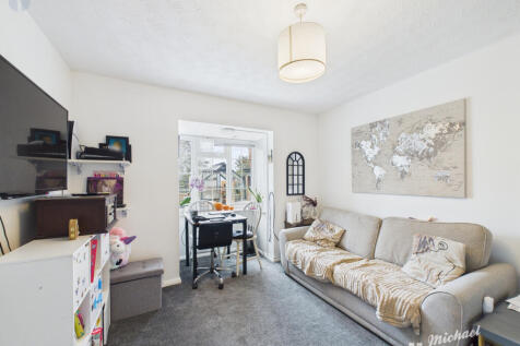 CAM03218G0-PR0811-STILL008