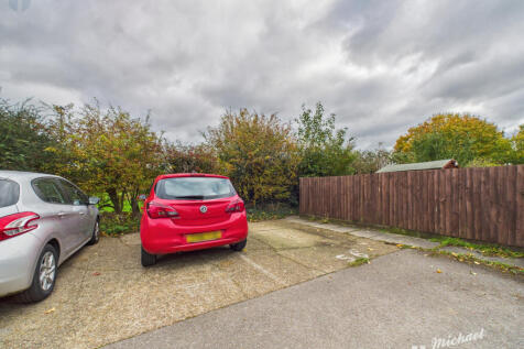 CAM03218G0-PR0811-STILL015