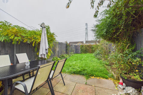 CAM03218G0-PR0814-STILL010