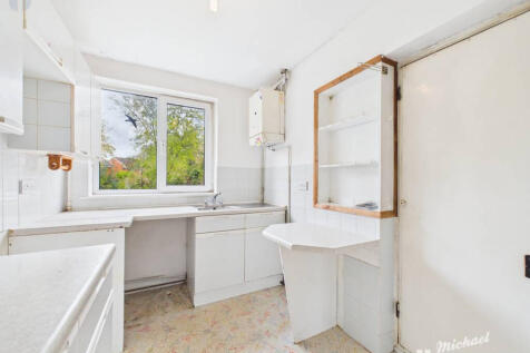 CAM03218G0-PR0813-STILL003-thumbnail-h750-70