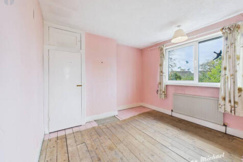 CAM03218G0-PR0813-STILL008-thumbnail-h750-70