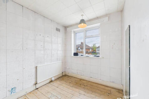 CAM03218G0-PR0813-STILL010-thumbnail-h750-70