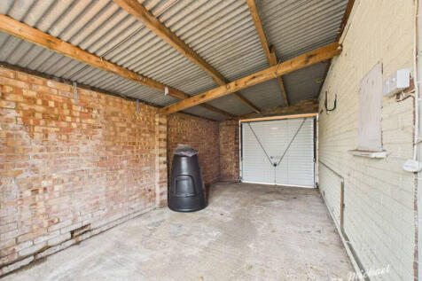 CAM03218G0-PR0813-STILL011-thumbnail-h750-70