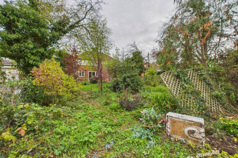 CAM03218G0-PR0813-STILL017-thumbnail-h750-70