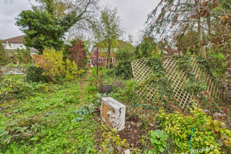 CAM03218G0-PR0813-STILL016-thumbnail-h750-70