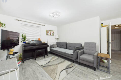 CAM03852G0-PR0464-STILL004-thumbnail-h750-70