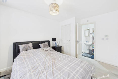 CAM03852G0-PR0464-STILL011-thumbnail-h750-70