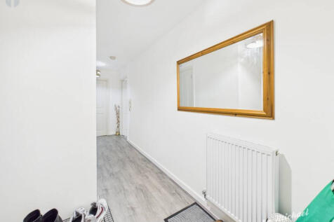 CAM03852G0-PR0464-STILL015-thumbnail-h750-70