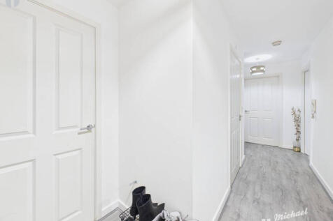 CAM03852G0-PR0464-STILL018-thumbnail-h750-70