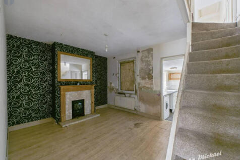 CAM03218G0-PR0818-STILL002-thumbnail-h750-70