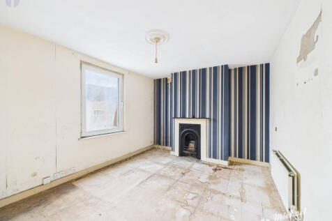 CAM03218G0-PR0818-STILL008-thumbnail-h750-70