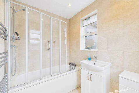 CAM03218G0-PR0819-STILL009-thumbnail-h750-70