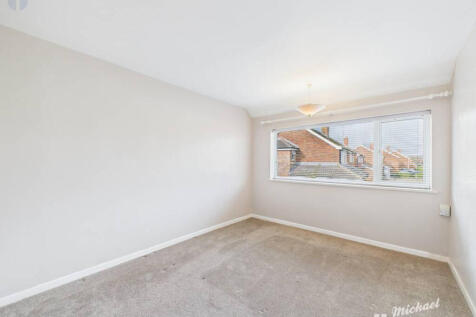 CAM03218G0-PR0819-STILL014-thumbnail-h750-70