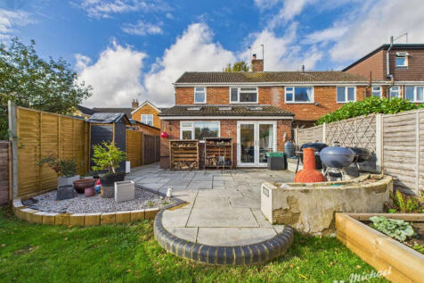 CAM03218G0-PR0821-STILL008-thumbnail-h750-70