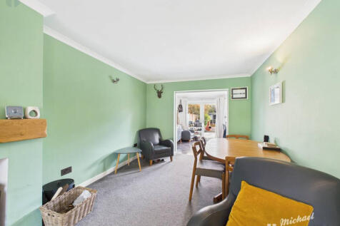 CAM03218G0-PR0821-STILL006-thumbnail-h750-70