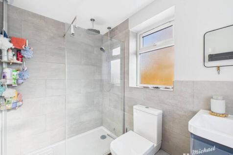 CAM03218G0-PR0821-STILL017-thumbnail-h750-70