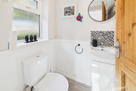 CAM03218G0-PR0821-STILL014-thumbnail-h750-70