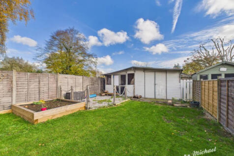 CAM03218G0-PR0821-STILL009-thumbnail-h750-70