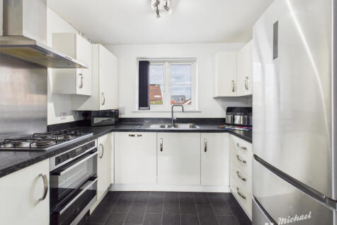 CAM03852G0-PR0467-STILL006