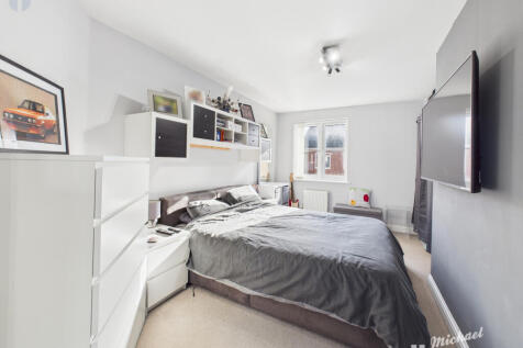 CAM03852G0-PR0467-STILL001