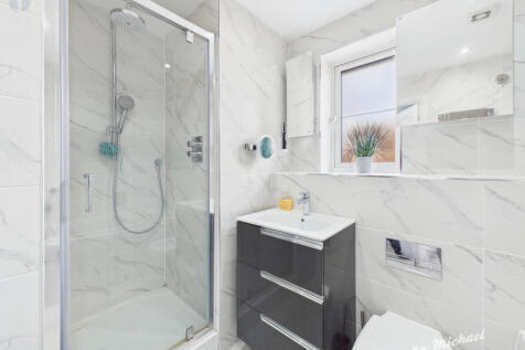 CAM03852G0-PR0467-STILL004