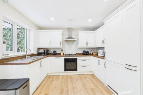 CAM03218G0-PR0824-STILL007-thumbnail-h750-70