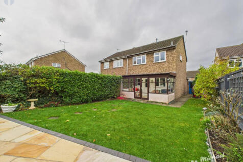 CAM03218G0-PR0824-STILL018-thumbnail-h750-70