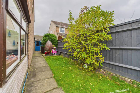 CAM03218G0-PR0824-STILL020-thumbnail-h750-70